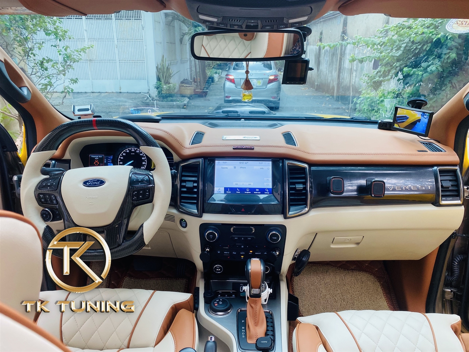 do ghe limousine cho o to 7 cho tai quan 2
